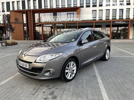 Renault Megane 2011  випуску Вінниця з двигуном 1.9 л дизель універсал механіка за 8650 долл. 