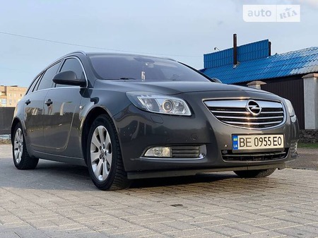 Opel Insignia 2010  випуску Миколаїв з двигуном 2 л дизель універсал механіка за 8500 долл. 