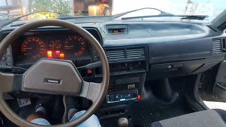 Mazda 323 1987  випуску Миколаїв з двигуном 1.6 л  купе механіка за 650 долл. 