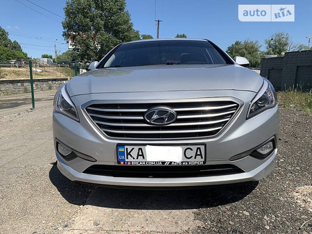 Hyundai Sonata 2015  випуску Київ з двигуном 2 л газ седан автомат за 8500 долл. 