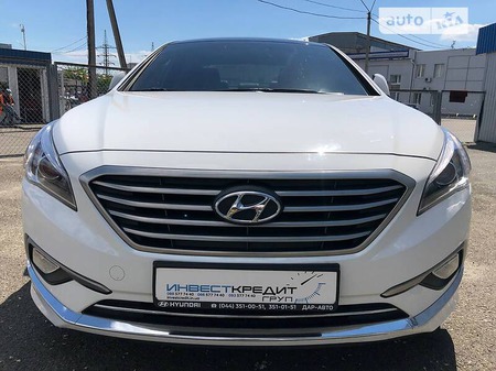 Hyundai Sonata 2017  випуску Київ з двигуном 2 л газ седан автомат за 10999 долл. 