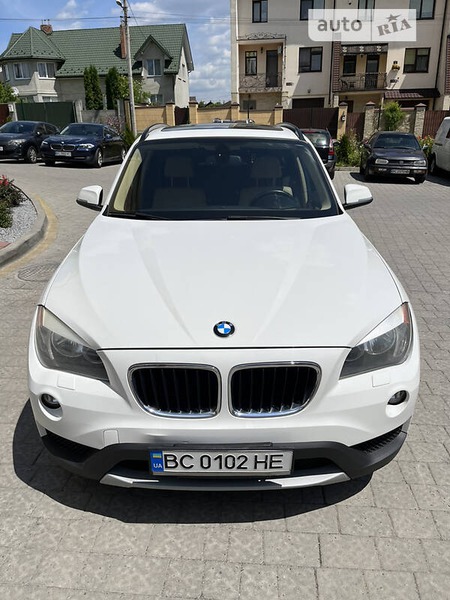BMW X1 2014  випуску Львів з двигуном 0 л бензин позашляховик автомат за 14900 долл. 