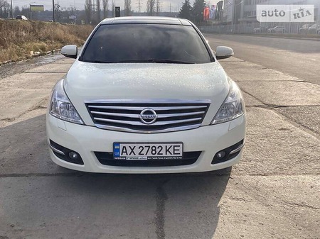 Nissan Teana 2010  випуску Харків з двигуном 3.5 л бензин седан автомат за 11000 долл. 