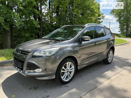 Ford Kuga 2014  випуску Київ з двигуном 2 л дизель позашляховик автомат за 14700 долл. 