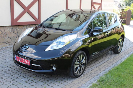 Nissan Leaf 2015  випуску Луцьк з двигуном 0 л електро хэтчбек автомат за 15450 долл. 