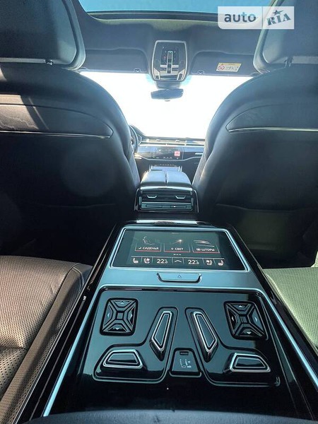 Audi A8 2019  випуску Київ з двигуном 5 л дизель седан автомат за 85000 долл. 