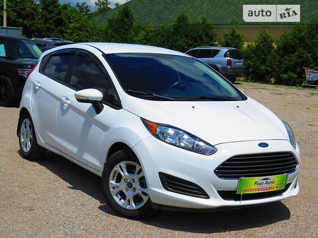 Ford Fiesta 2016  випуску Кропивницький з двигуном 1.6 л  хэтчбек автомат за 8600 долл. 