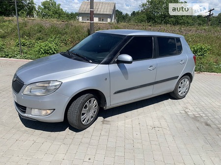 Skoda Fabia 2012  випуску Ужгород з двигуном 1.4 л  хэтчбек механіка за 4800 долл. 