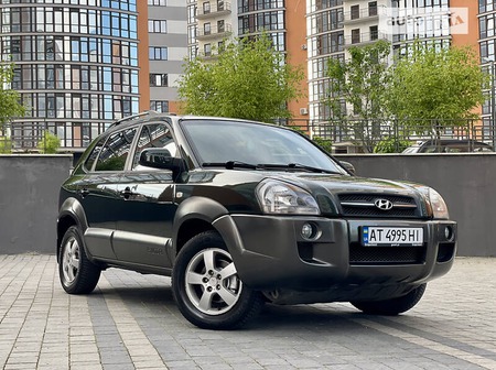 Hyundai Tucson 2005  випуску Івано-Франківськ з двигуном 2 л дизель позашляховик механіка за 6700 долл. 