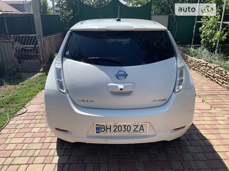 Nissan Leaf 2014  випуску Одеса з двигуном 0 л електро універсал автомат за 12999 долл. 