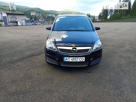 Opel Zafira Tourer 2008  випуску Івано-Франківськ з двигуном 1.8 л  мінівен механіка за 6850 долл. 