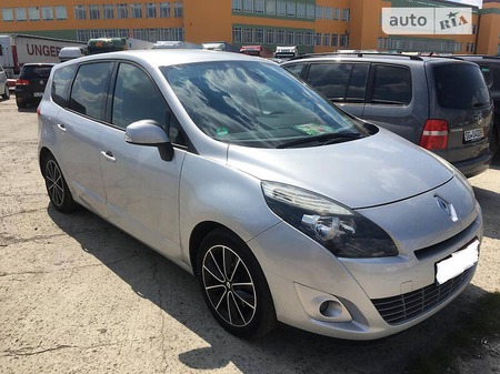 Renault Scenic 2011  випуску Черкаси з двигуном 1.9 л дизель універсал механіка за 7000 долл. 