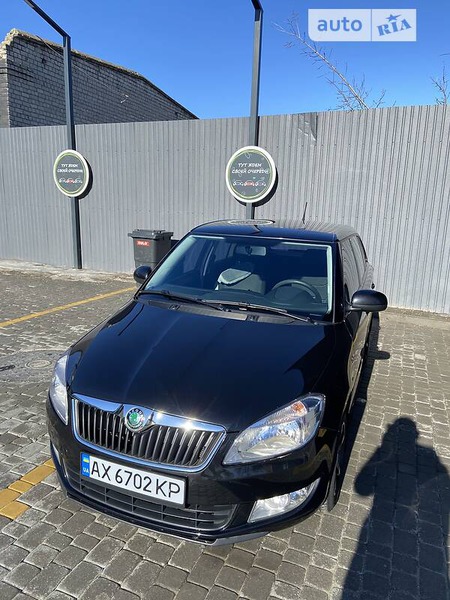 Skoda Fabia 2011  випуску Харків з двигуном 1.4 л бензин універсал механіка за 6500 долл. 