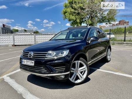 Volkswagen Touareg 2015  випуску Київ з двигуном 3 л дизель позашляховик автомат за 31000 долл. 