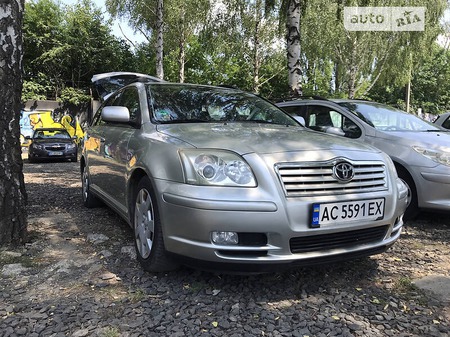 Toyota Avensis 2003  випуску Луцьк з двигуном 2 л бензин універсал автомат за 5800 долл. 