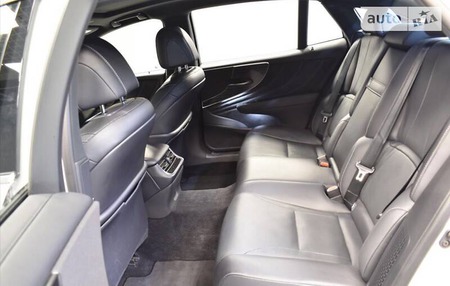Lexus LS 500h 2019  випуску Ужгород з двигуном 0 л бензин седан автомат за 62500 долл. 