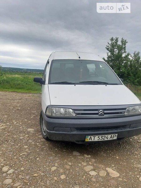 Citroen Jumpy 2002  випуску Івано-Франківськ з двигуном 2 л дизель мінівен механіка за 3950 долл. 