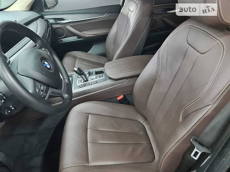 BMW X5 2018  випуску Чернівці з двигуном 0 л дизель позашляховик  за 47200 долл. 