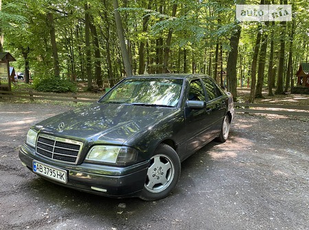Mercedes-Benz C 180 1996  випуску Вінниця з двигуном 1.8 л бензин седан механіка за 3400 долл. 