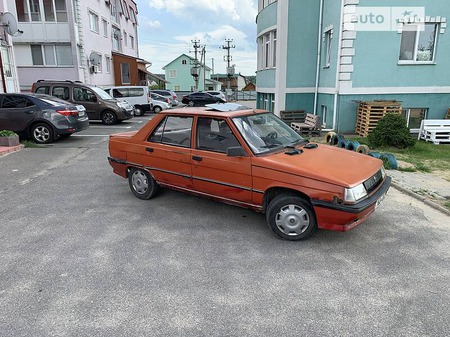 Renault 9 1987  випуску Київ з двигуном 1.7 л бензин седан механіка за 650 долл. 