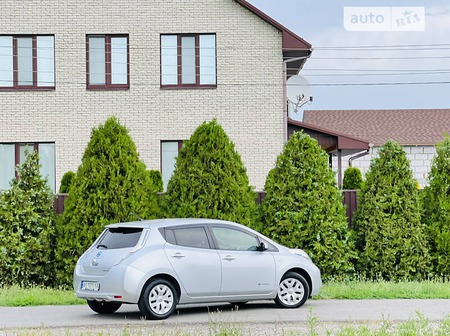 Nissan Leaf 2014  випуску Дніпро з двигуном 0 л електро хэтчбек автомат за 11450 долл. 