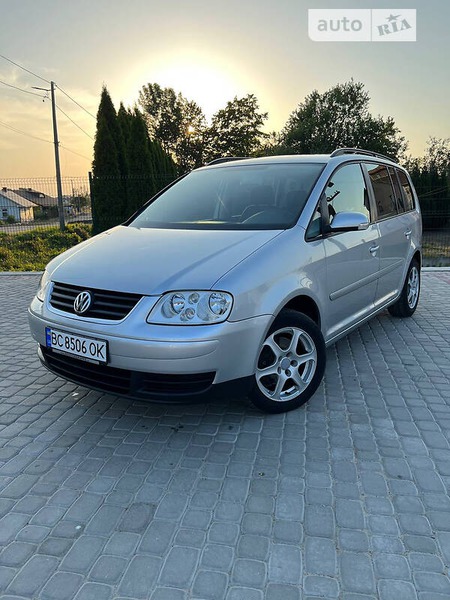 Volkswagen Touran 2003  випуску Львів з двигуном 1.9 л дизель універсал механіка за 5250 долл. 