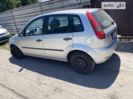 Ford Fiesta 2005  випуску Дніпро з двигуном 1.4 л бензин хэтчбек механіка за 3200 долл. 