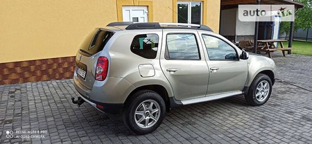 Dacia Duster 2011  випуску Чернівці з двигуном 1.5 л дизель позашляховик механіка за 8700 долл. 