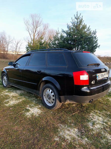 Audi A4 Limousine 2001  випуску Львів з двигуном 2 л бензин універсал автомат за 5500 долл. 