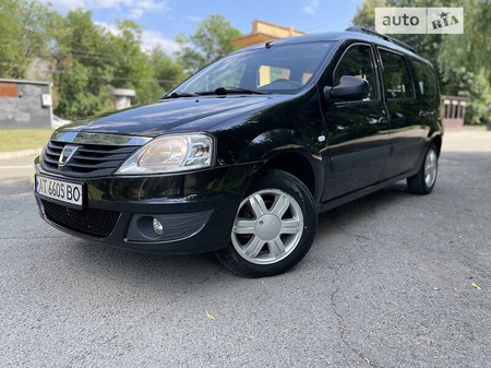 Dacia Logan MCV 2011  випуску Івано-Франківськ з двигуном 1.6 л  універсал механіка за 5350 долл. 