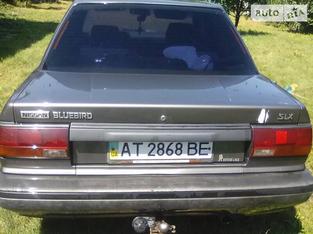 Nissan Bluebird 1990  випуску Івано-Франківськ з двигуном 2 л бензин седан механіка за 1900 долл. 