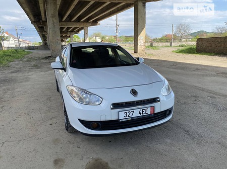 Renault Fluence 2013  випуску Ужгород з двигуном 1.5 л дизель седан механіка за 7399 долл. 