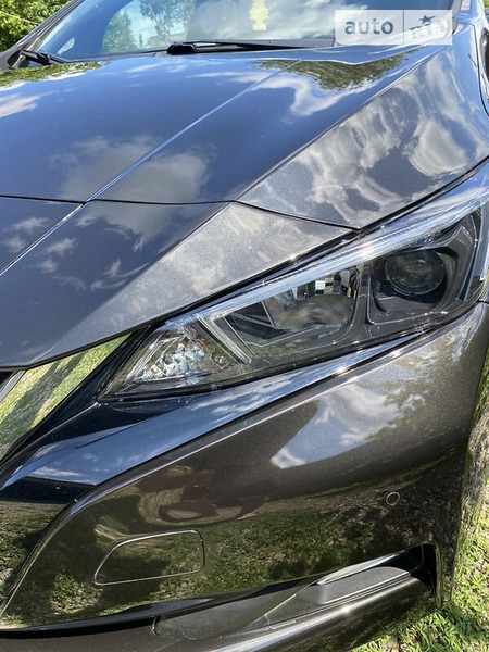 Nissan Leaf 2018  випуску Чернівці з двигуном 0 л електро хэтчбек автомат за 27300 долл. 