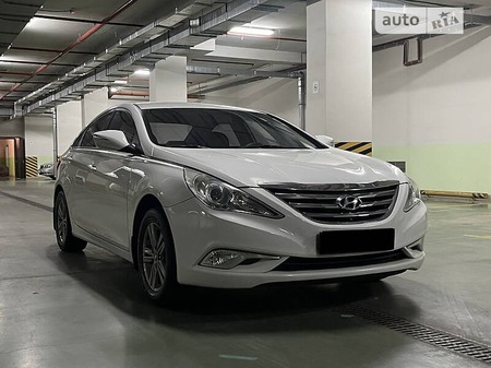 Hyundai Sonata 2012  випуску Одеса з двигуном 0 л газ седан автомат за 7999 долл. 