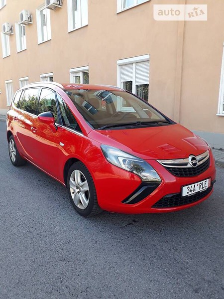 Opel Zafira Tourer 2012  випуску Ужгород з двигуном 0 л  мінівен механіка за 7499 долл. 