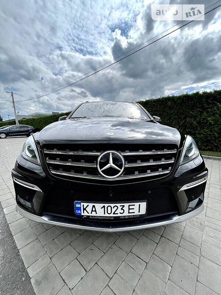Mercedes-Benz ML 63 AMG 2014  випуску Львів з двигуном 5.5 л  позашляховик автомат за 44500 долл. 