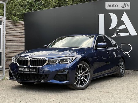 BMW 330 2019  випуску Київ з двигуном 2 л бензин седан автомат за 37500 долл. 