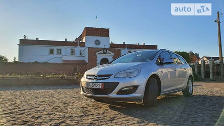 Opel Astra 2014  випуску Рівне з двигуном 1.7 л дизель універсал механіка за 6300 долл. 