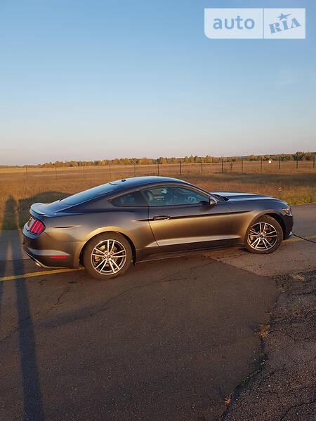Ford Mustang 2016  випуску Київ з двигуном 2.3 л бензин купе автомат за 23000 долл. 