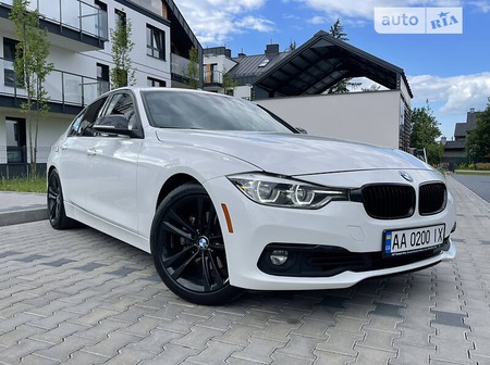 BMW 330 2017  випуску Тернопіль з двигуном 2 л бензин седан автомат за 23300 долл. 