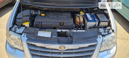Chrysler Voyager 2005  випуску Одеса з двигуном 0 л дизель мінівен автомат за 4000 долл. 