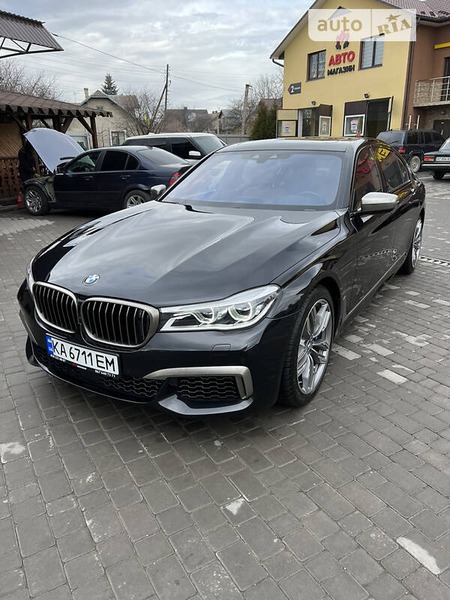 BMW 760 2017  випуску Івано-Франківськ з двигуном 6.6 л бензин седан автомат за 65000 долл. 