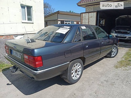 Audi 100 1988  випуску Полтава з двигуном 1.8 л  седан механіка за 3000 долл. 