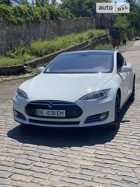 Tesla S 2013  випуску Миколаїв з двигуном 0 л електро седан автомат за 26500 долл. 