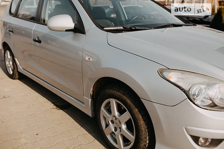 Hyundai i30 2010  випуску Чернівці з двигуном 0 л дизель універсал механіка за 7500 долл. 