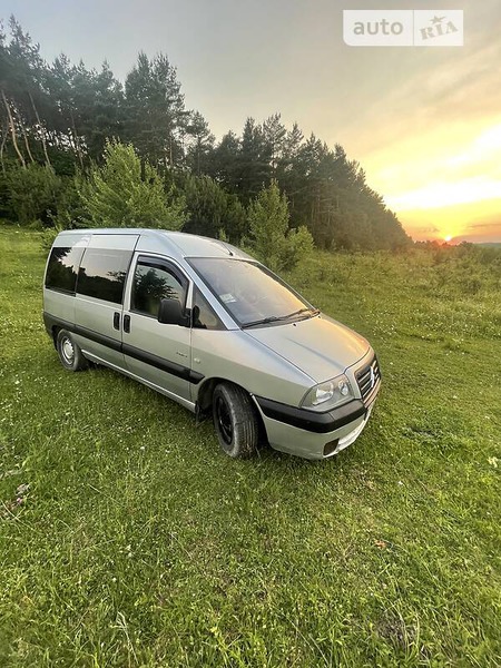 Citroen Jumpy 2005  випуску Івано-Франківськ з двигуном 0 л дизель мінівен механіка за 4900 долл. 