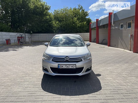 Citroen C4 2013  випуску Рівне з двигуном 1.6 л дизель хэтчбек автомат за 8000 долл. 