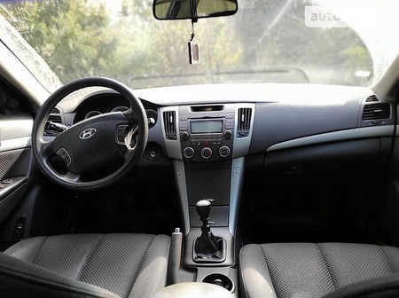 Hyundai Sonata 2008  випуску Одеса з двигуном 2 л бензин седан механіка за 6500 долл. 