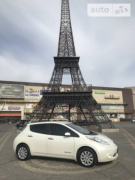 Nissan Leaf 2016  випуску Харків з двигуном 0 л електро хэтчбек автомат за 12950 долл. 