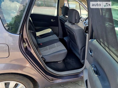 Renault Scenic 2004  випуску Вінниця з двигуном 1.9 л дизель хэтчбек механіка за 4500 долл. 